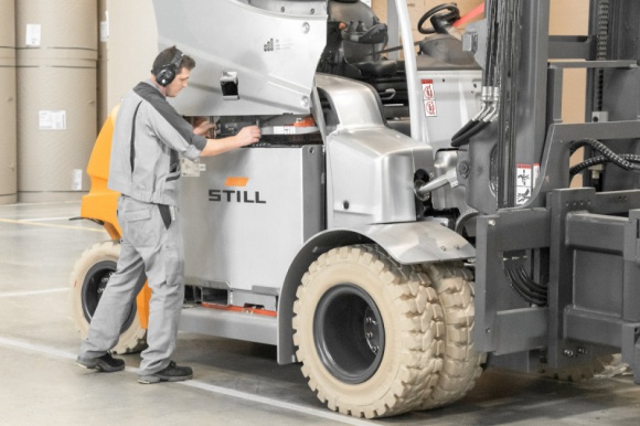 Energetyka, BIZNES - Cynk, sód czy wapń to tylko kilka spośród pierwiastków chemicznych, na bazie których powstają rozwiązania testowane jako następca technologii baterii litowo-jonowych. Czy w przewidywalnej przyszłości któreś z nich ma szansą ją zastąpić?, Przyszłość baterii trakcyjnych do wózków widłowych Energetyka, BIZNES - Cynk, sód czy wapń to tylko kilka spośród pierwiastków chemicznych, na bazie których powstają rozwiązania testowane jako następca technologii baterii litowo-jonowych. Czy w przewidywalnej przyszłości któreś z nich ma szansą ją zastąpić?