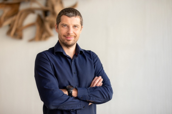 Przemysł spożywczy, BIZNES - Spółka dystrybucyjna MV Poland, należąca do MV GROUP, jednej z największych grup przedsiębiorstw w krajach bałtyckich, ma nowego dyrektora generalnego. Od 1 marca stanowisko to obejmie Donatas Zykus. Zastąpi on Arūnasa Rokasa, który kierował oddziałem firmy od 9 lat., MV Poland z nowym dyrektorem generalnym Przemysł spożywczy, BIZNES - Spółka dystrybucyjna MV Poland, należąca do MV GROUP, jednej z największych grup przedsiębiorstw w krajach bałtyckich, ma nowego dyrektora generalnego. Od 1 marca stanowisko to obejmie Donatas Zykus. Zastąpi on Arūnasa Rokasa, który kierował oddziałem firmy od 9 lat.