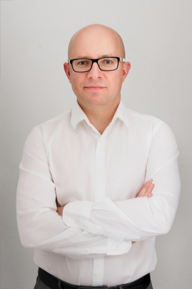 IT i technologie, BIZNES - Bankowość – dawniej kojarzona przede wszystkim z gromadzeniem oszczędności, czy realizacją przelewów, dzisiaj jest zagadnieniem o wiele bardziej rozbudowanym. „Platformizacja” bankowości jest już faktem – a jaka czeka ją przyszłość? Analizujemy możliwe scenariusze., Bankowość jako platforma – scenariusze rozwoju IT i technologie, BIZNES - Bankowość – dawniej kojarzona przede wszystkim z gromadzeniem oszczędności, czy realizacją przelewów, dzisiaj jest zagadnieniem o wiele bardziej rozbudowanym. „Platformizacja” bankowości jest już faktem – a jaka czeka ją przyszłość? Analizujemy możliwe scenariusze.