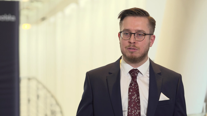 Wiatraki na lądzie przechodzą regularne przeglądy. Pozwala to uniknąć wysokich kosztów przestoju w produkcji prądu