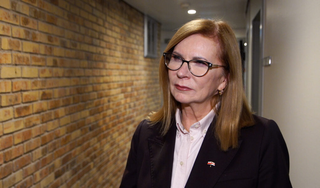 Liczba więźniów politycznych w Białorusi sięgnęła 1,2 tys. Europosłowie liczą, że odwilż w relacjach z USA doprowadzi do uwolnienia Andrzeja Poczobuta