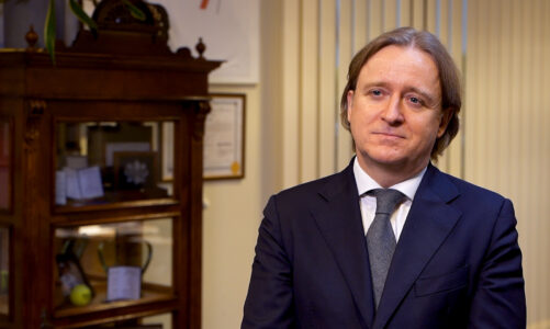 Ponad 100 szpitali w Polsce przeprowadza już zabiegi z wykorzystaniem robotów. Dołączają kolejne specjalizacje